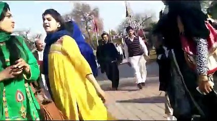 paki-girls-fun-in-park-of-lahore - Video Dailymotion