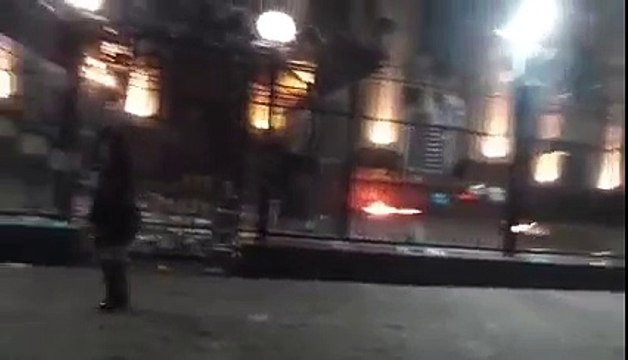 Посольство России в Киеве забрасывают коктейлями Молотова (ночь на 10 марта 2016 г.)