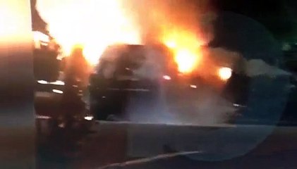 Ja si ka shpërthyer makina në flakë pranë "Qemal Stafës"