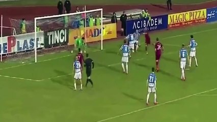 Italian goalkeeper amazing save