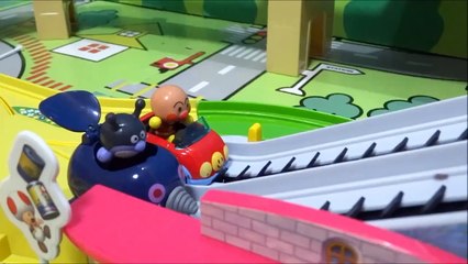 スーパーマリオおもちゃ トミカマリオカート7GOGO!サーキットでマリオ ヨッシー ジャムおじさん,アンパンマン バイキンマン,ゴジラ,しまじろうがレースだよぉ～♪Anpanman
