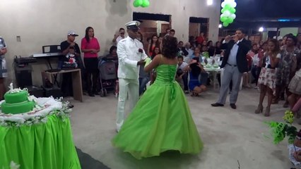 VALSA DE 15 ANOS DE THAILYANE