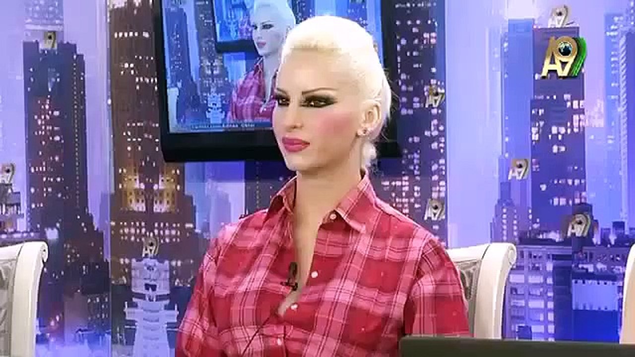 GÜLŞAH GÜÇYETMEZin Gögüs Dekoltesi