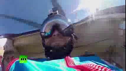 Daredevil braves 2000 meter high jump in a wingsuit over Santiago 2016