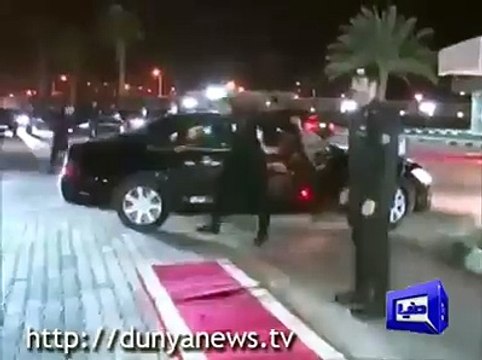 وزیر اعظم میاں محمد نواز شریف اور آرمی چیف جنرل راحیل شریف کی سعودی محل آمد ‘ شاہ سلمان نے خود آکر دروازے پر استقبال