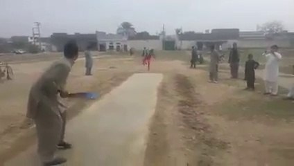 Younis Khan Playing Street Cricket In Mardan