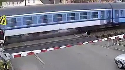 Lucky Peoples Save from Train Accident