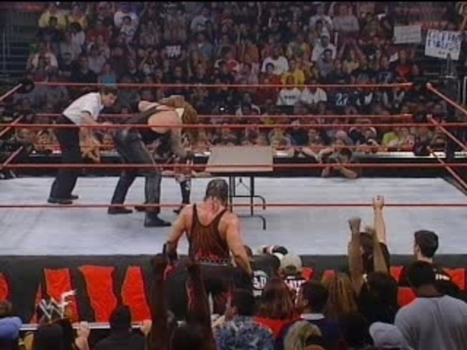 Taker, Sara & Kane Vs Dudleys & DDP
