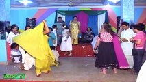 Beautiful Girl Dance-Mujra In a Wedding-Shadi 2016 - YouTube