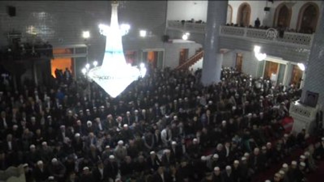 Diyanet İşleri Başkanı Görmez, Sabah Namazını Kıldırdı