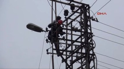 Yüksekova?da Zırhlı Polis Aracına Bombalı Saldırı