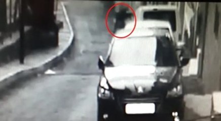 Bonzaiden Ölen Arkadaşının Cesedini Yol Ortasında Sürükledi