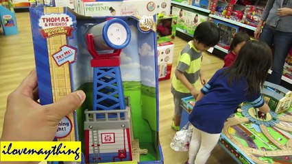 Thomas Search Light Wooden Railway - Thomas & Friends