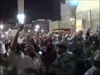 People in Masjif e Nabvi Chanting "Mumtaz Qadri Zindabad" on the arrival of PM Nawaz and COAS Gen Raheel