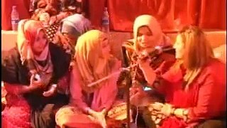 Girls singing songs fo Altaf husain -watch video online
