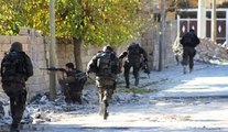 Operasyonların Bittiği Sur'da Çatışma: 2 PKK'lı Öldürüldü, 2 Polis Yaralı