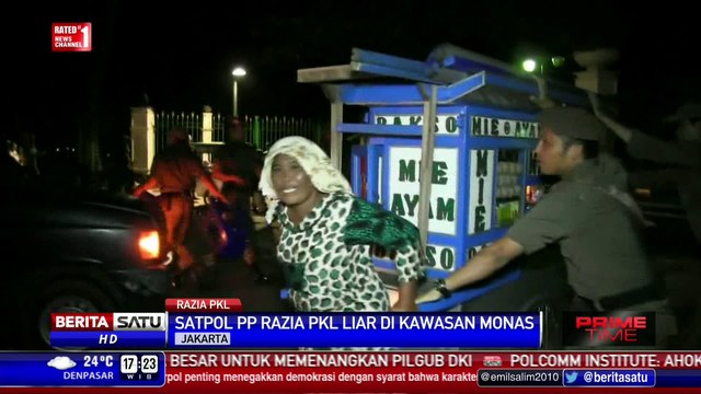 Satpol PP Razia PKL Liar di Kawasan Monas