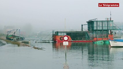 Paimpol. Quand le brouillard embrasse le port