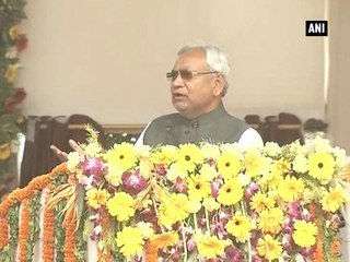 PM signals 'Modi Modi' chanting crowd to quiet down