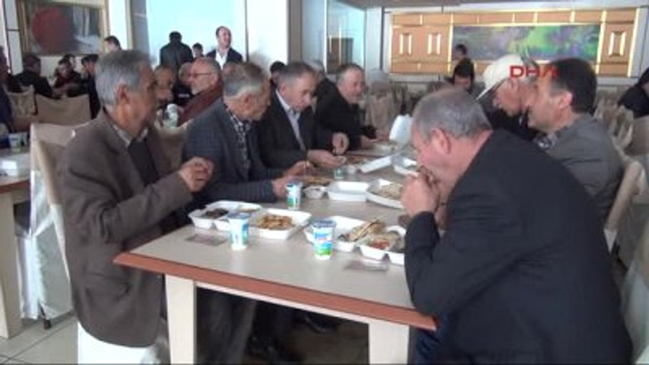 Sivas Şehıt Özel Harekat Polisi Ömer Güney İçin Yemek Verildi