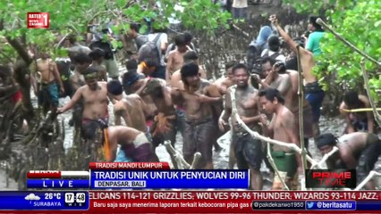 Warga Kabupaten Badung Mandi Lumpur untuk Sucikan Diri
