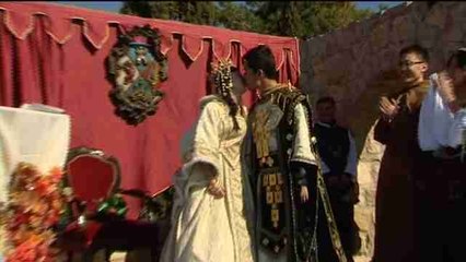Regresan al medievo para casarse en el castilo de Villena