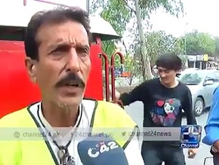 لاہور کا حبیب الدین انسانیت کی خدمت کے لئے ٹریفک وارڈن بن گیا