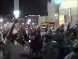 People in Masjid e Nabvi Chanting Mumtaz Qadri Zindabad in front of Raheel sherif and Nawaz Sharif