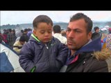 Vuajtjet e refugjatë të bllokuar në kufirin Greqi- Maqedoni