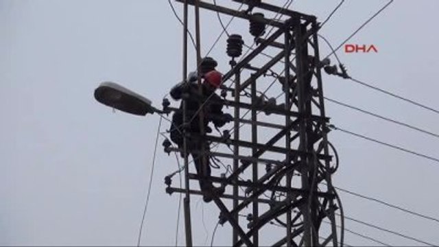 Yüksekova?da Zırhlı Polis Aracına Bombalı Saldırı 2 Polis Yaralı