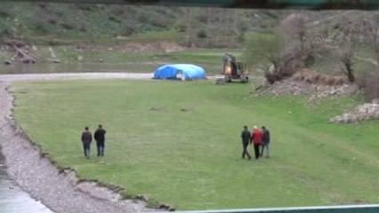 Rüyasında Gördüğü Altınlar İçin Kazı Başlattı