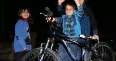 Esnafın Darbettiği Suriyeli Çocuğa Cumhurbaşkanı Erdoğan Bisiklet Hediye Etti