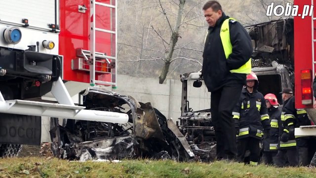 Czołówka na ósemce, dwie osoby nie żyją