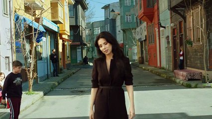 Tuğba Özerk - Aynı Semtin Çocukları