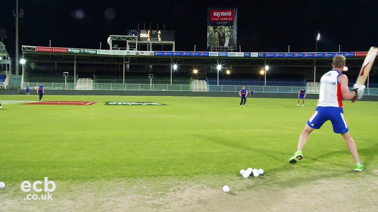 Watch Some Absolutely AMAZING Catches by English Players During Practice Session - That's How You Do It