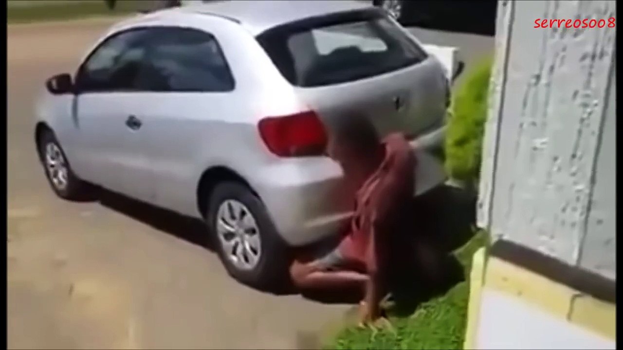 Παλαβός στη Βραζιλία βιάζει.αυτοκίνητο!! Ελπίζω να μη μας κουβαληθεί και αυτός για πρόσφυγ