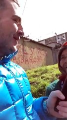 Mos e humbisni as kete interviste me kasetofon makine!