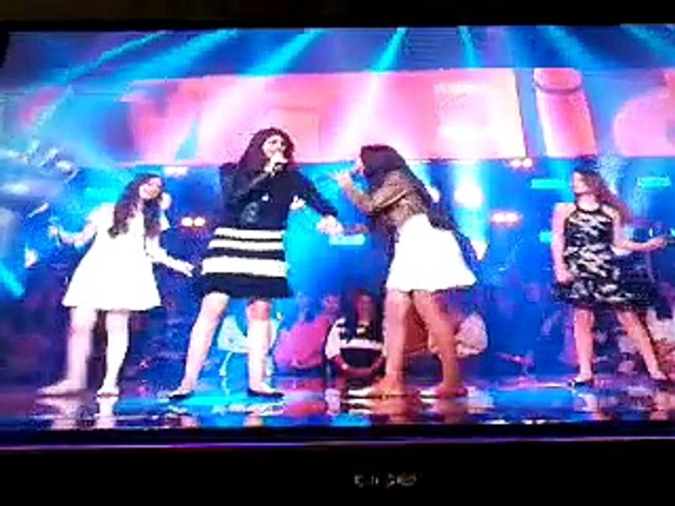 Mari vence Catarina e Lorena e Rafa e canta na bat