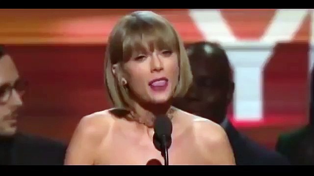 Tori Kelly throws Taylor Swift some serious shade during her acceptance speech at the Gram