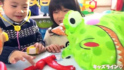 アンパンマン お医者さんごっこ で 恐竜 くんを治療したよ♫ おもちゃ Anpanman play doctor Toy Fumily Fun