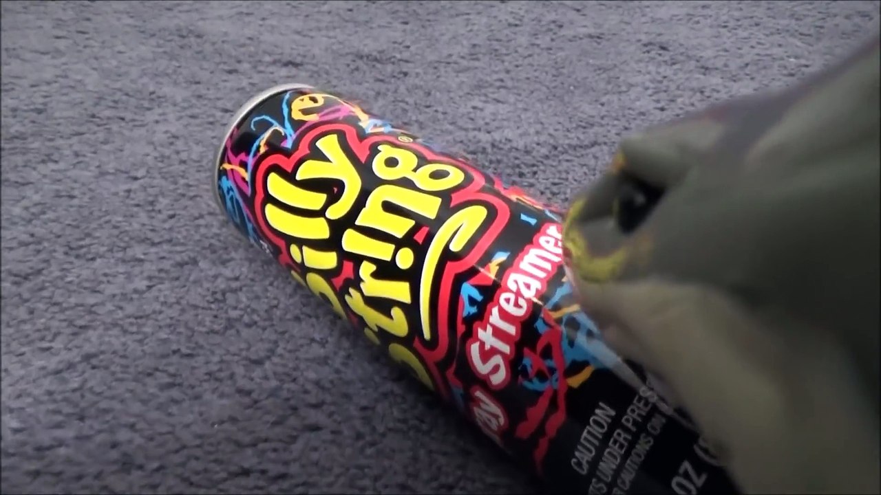 Shark Attacks Girls with Silly String  Toy Freaks Style  tiburones de juguete