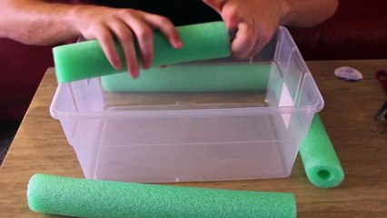 Fête À La Piscine Flottante Glacière