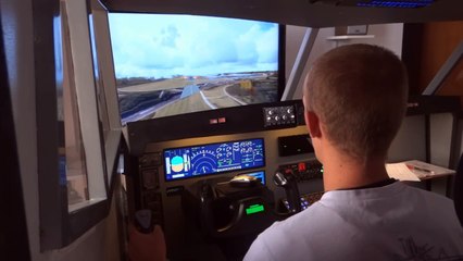 home built cockpit A321 landing at ELLX