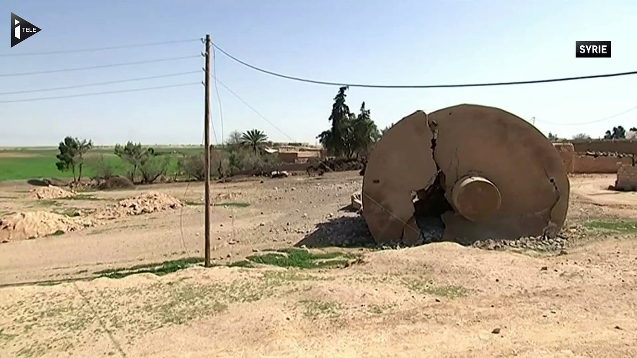 Syrie : un vieil homme refuse de quitter son village dévasté par les bombes