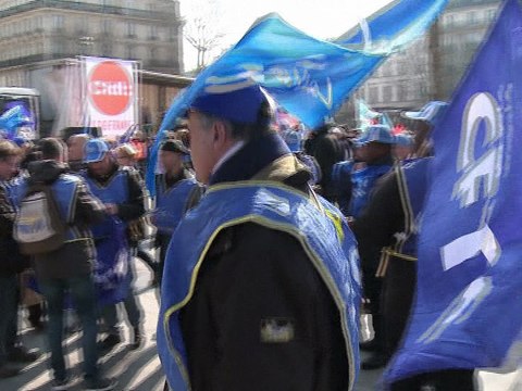 Loi Travail: Manuel Valls à l'heure d'arbitrages à risques