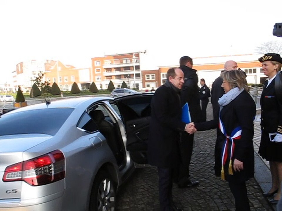 CALAIS - Le ministre de la Justice, Jean-Jacques Urvoas, accueilli à Calais par la maire Natacha Bouchart