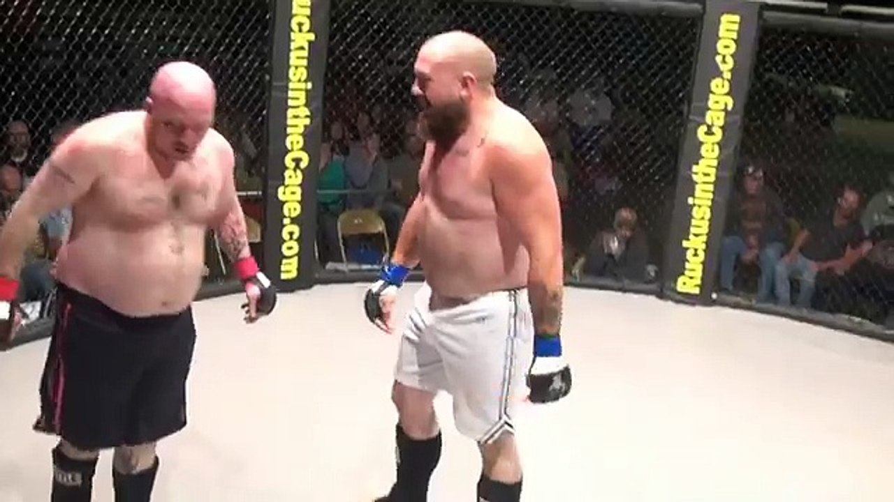 Fighter craps all over cage mat during fight!