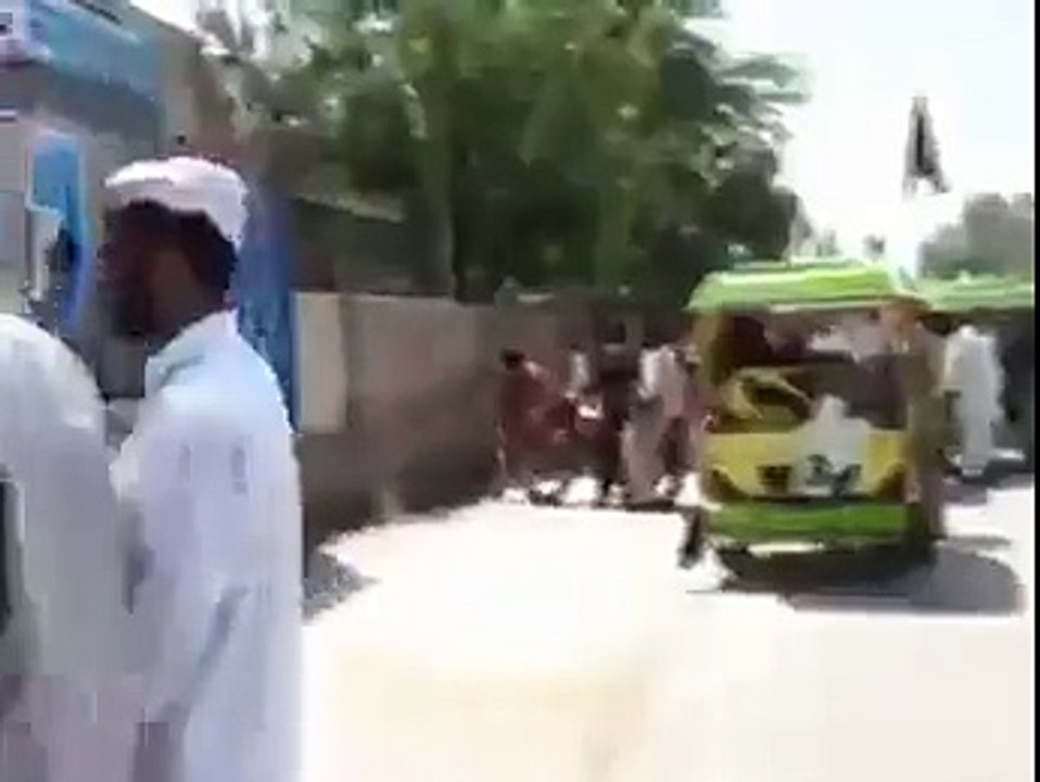 موبائل بیٹری کتنی خطرناک ہوسکتی ہے مہربانی کرکے...