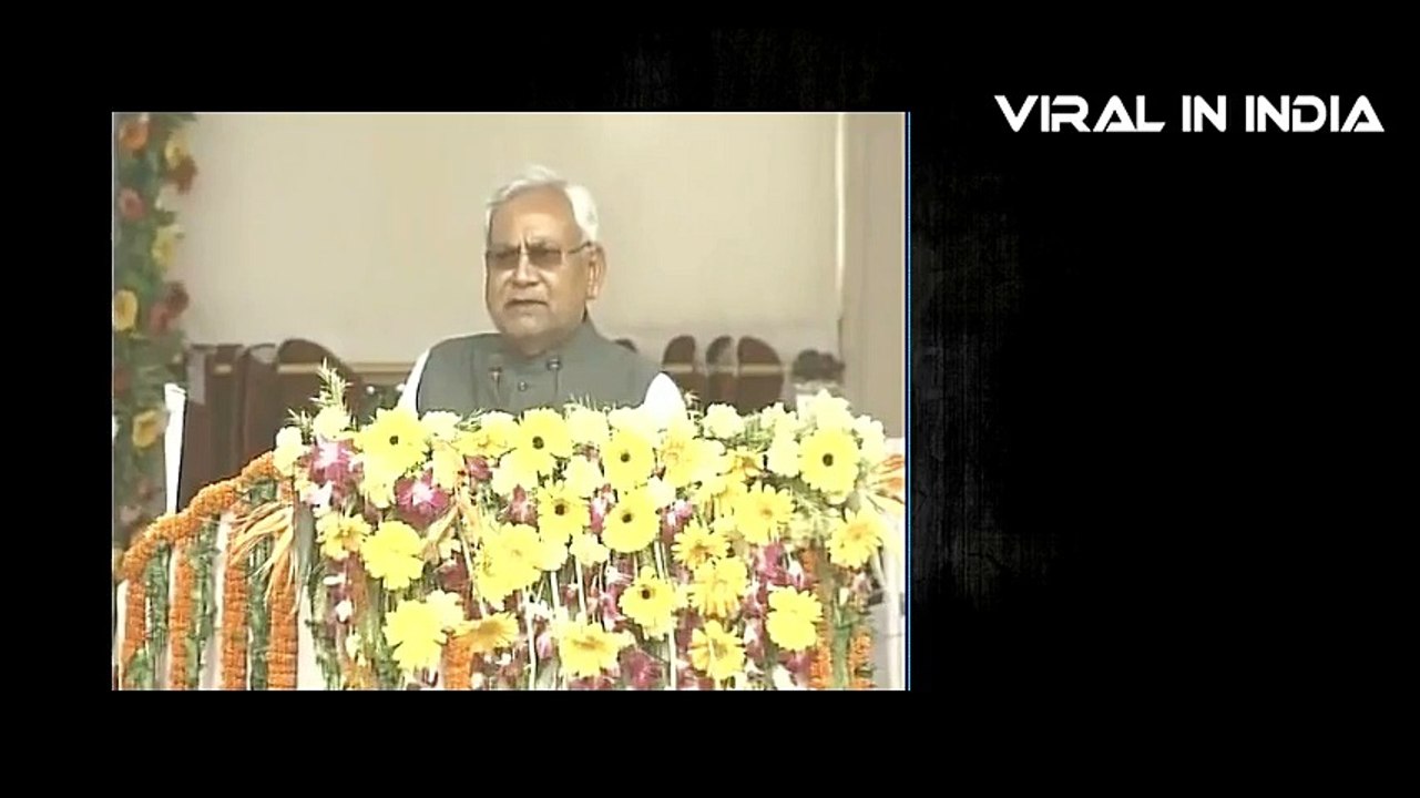 PM Narendra Modi Calms People Shouting -Modi-Modi- Slogans While Nitish Kumar Was Speaking