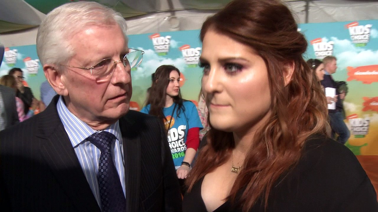 Meghan Trainor brings proud dad to Kids' Choice Awards